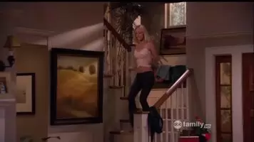 Kaley Cuoco hot!