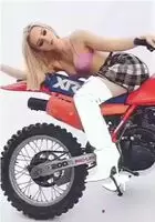 Dove Cameron is so damn hot