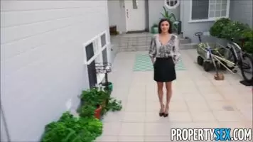 Teen Realtor Would Do, What Her Mom Never Would Do