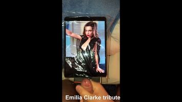 Emilia Clarke drained me - but my iPad kinda ruined it -.-