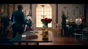 Taylor Swift showing off her long legs and sexy ass for us
