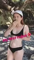 Bonnie Wright is so fucking sexy in this bikini...