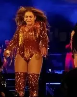 Fuck me, Bey's ass is perfection. It needs to be massaged, scratched, spanked, licked, sucked and fucked before this perfect piece of black flesh is painted white