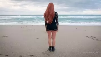 ManyVids didn't choose me but the people and votes did so I wanted to thank you all for voting and your support! Also, this video took a freezing while to film and it was fun! ❤
