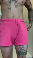 Bounce time in short shorts xx