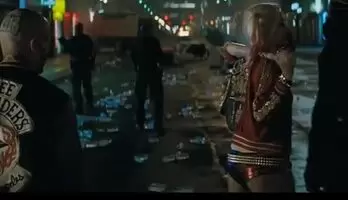 I might be slightly obsessed with Margot Robbie/her ass. She has a hold on me.