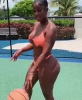 Bernice playing ball 👀🏀