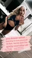 This girl has mastered The Bimbo Blink