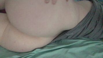 Jiggling these tasty white buns, then revealing the holes 💦