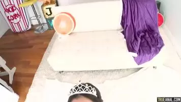 Prom Queen Meets The Prom King