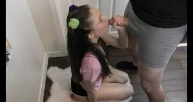 I tried to take a cumshot in the mouth but couldn't handle it :(